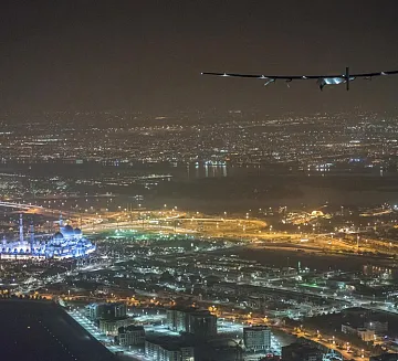 Solarflieger-vollendet-bahnbrechende-Weltumrundung Solarflieger-vollendet-bahnbrechende-Weltumrundung