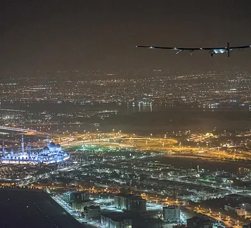 Aviao-movido-a-energia-solar-completa-viagem-de-volta-ao-mundo Aviao-movido-a-energia-solar-completa-viagem-de-volta-ao-mundo